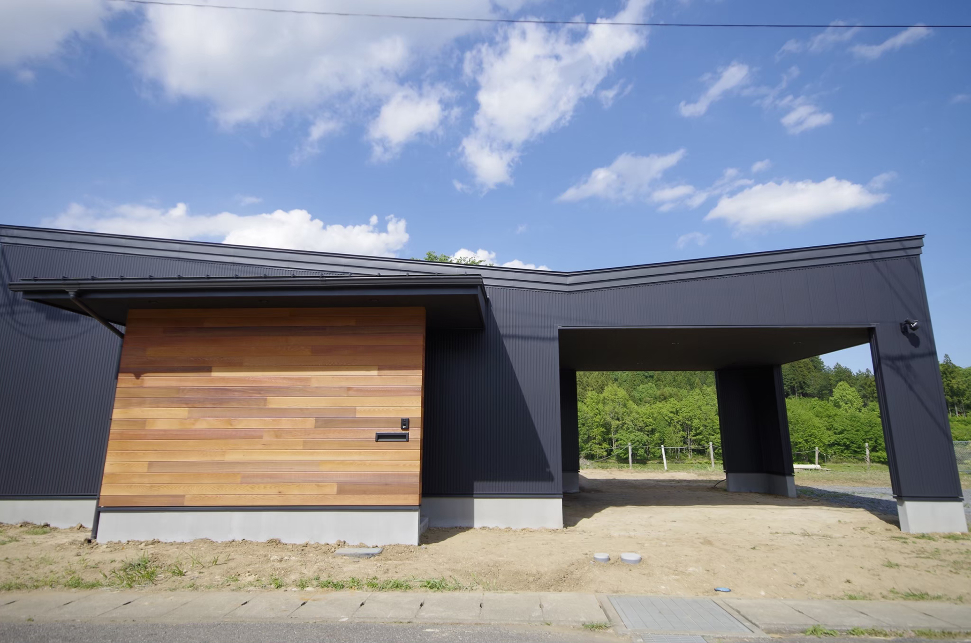 k-living 有限会社 川堀工務店が建てたガルバリウムを使った施工例